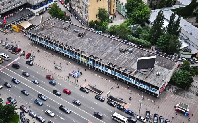 Фоторепортаж из детского отдела в Доме Книги на Новом Арбате в